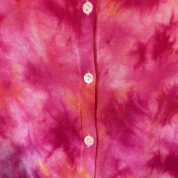 Peter Nygard size small tie dye short sleeve cardigan. - Picture 4 of 6